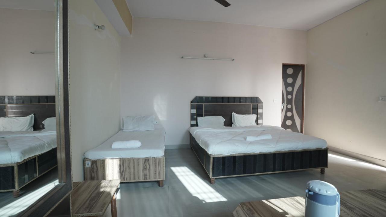 Hotel Mohan By Wb Inn อัครา ภายนอก รูปภาพ