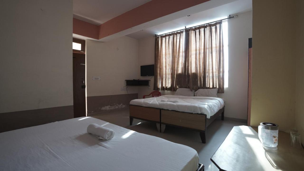 Hotel Mohan By Wb Inn อัครา ภายนอก รูปภาพ